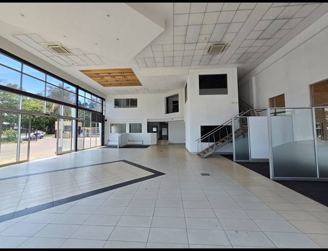 2,227M² SHOWROOM TO LET IN BRUMA